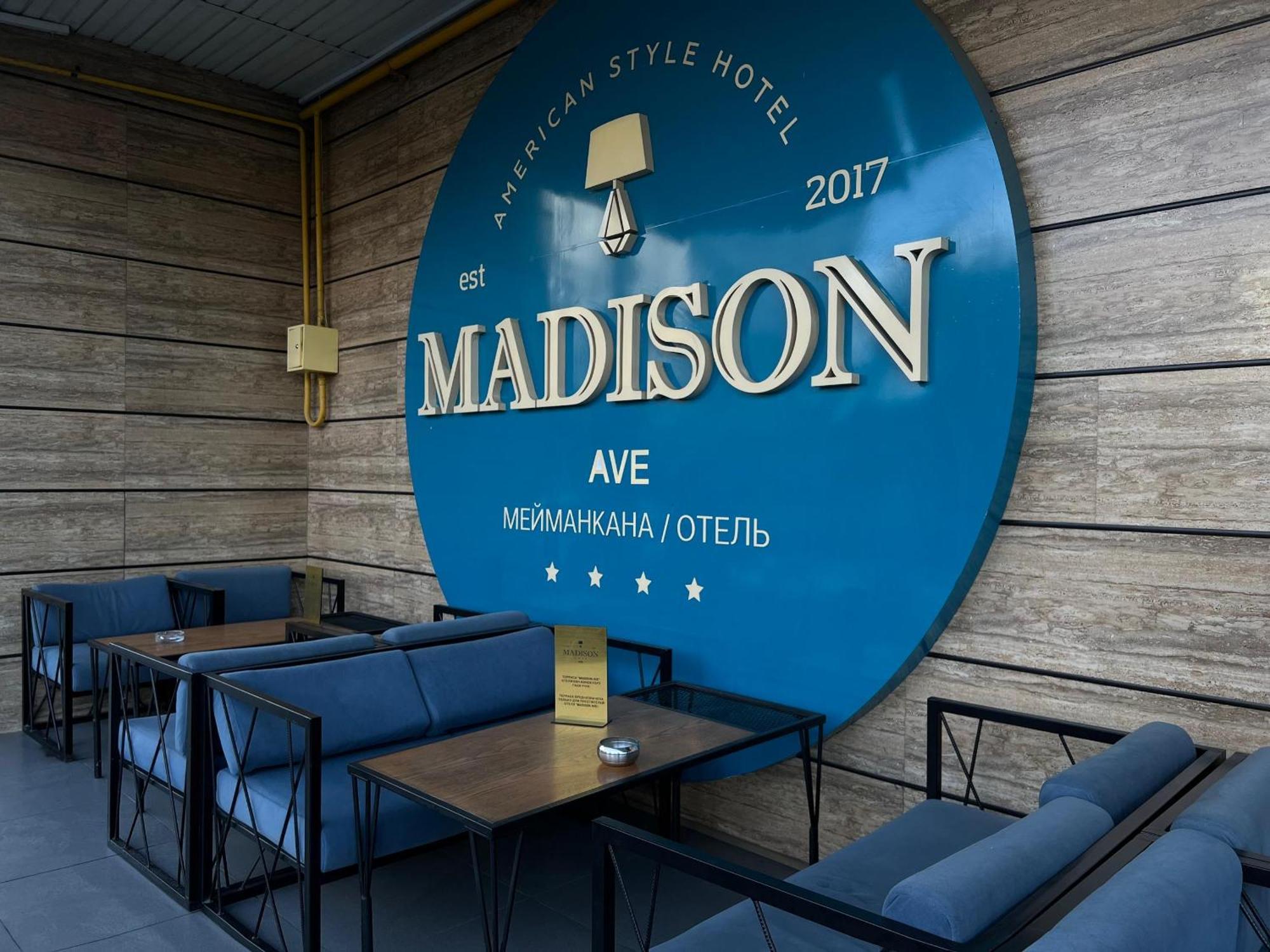 Madison Ave Hotel Bishkek Exterior foto