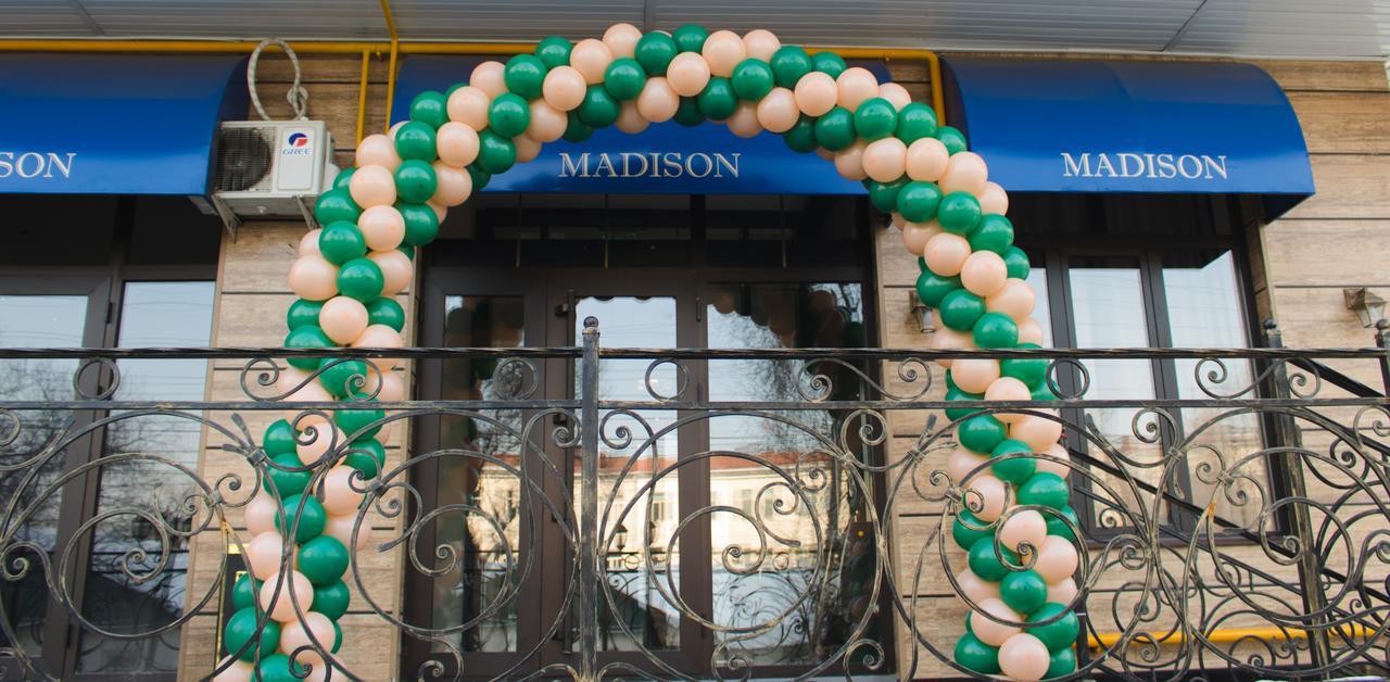 Madison Ave Hotel Bishkek Exterior foto