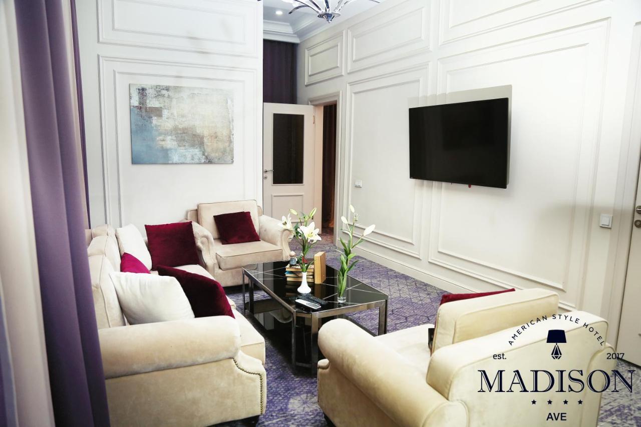 Madison Ave Hotel Bishkek Exterior foto